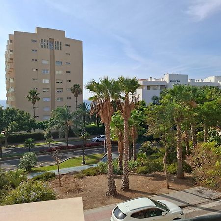 Central 2-Bed Apartment In Estepona Port Exteriör bild