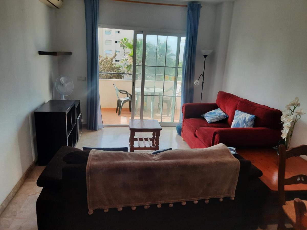 Central 2-Bed Apartment In Estepona Port Exteriör bild