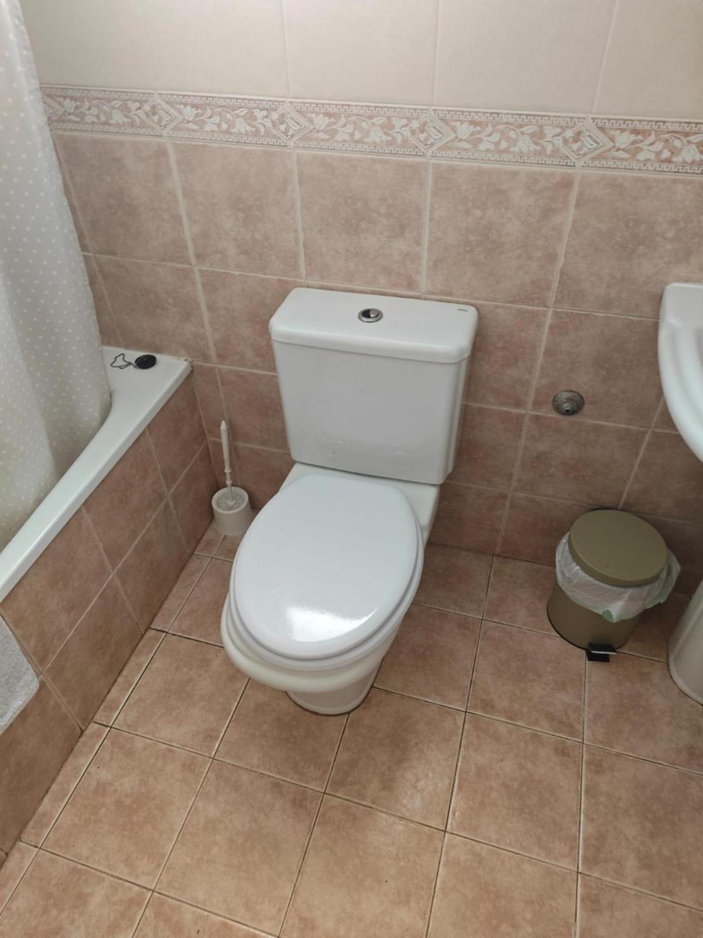 Central 2-Bed Apartment In Estepona Port Exteriör bild